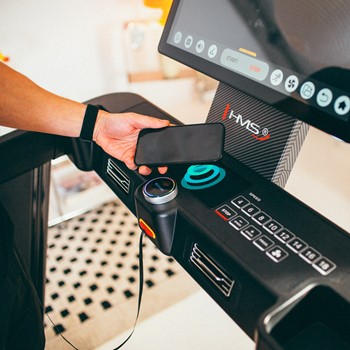 BIEŻNIA Z DWUKIERUNKOWĄ REGULACJĄ KĄTA HMS TERRUN